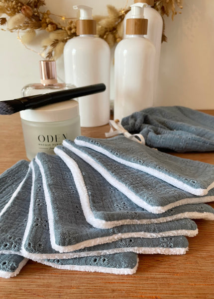 Lingettes démaquillantes brodées bleues