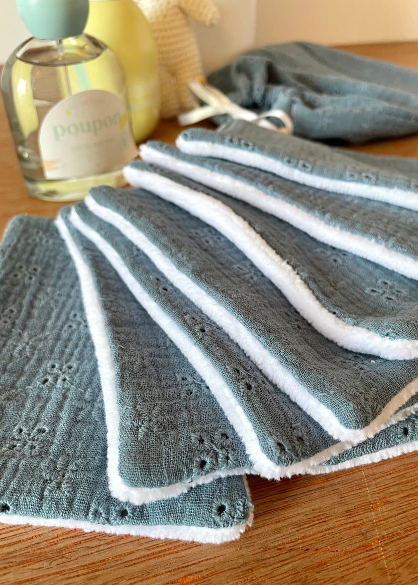 Lingettes lavables brodées bleu bébé