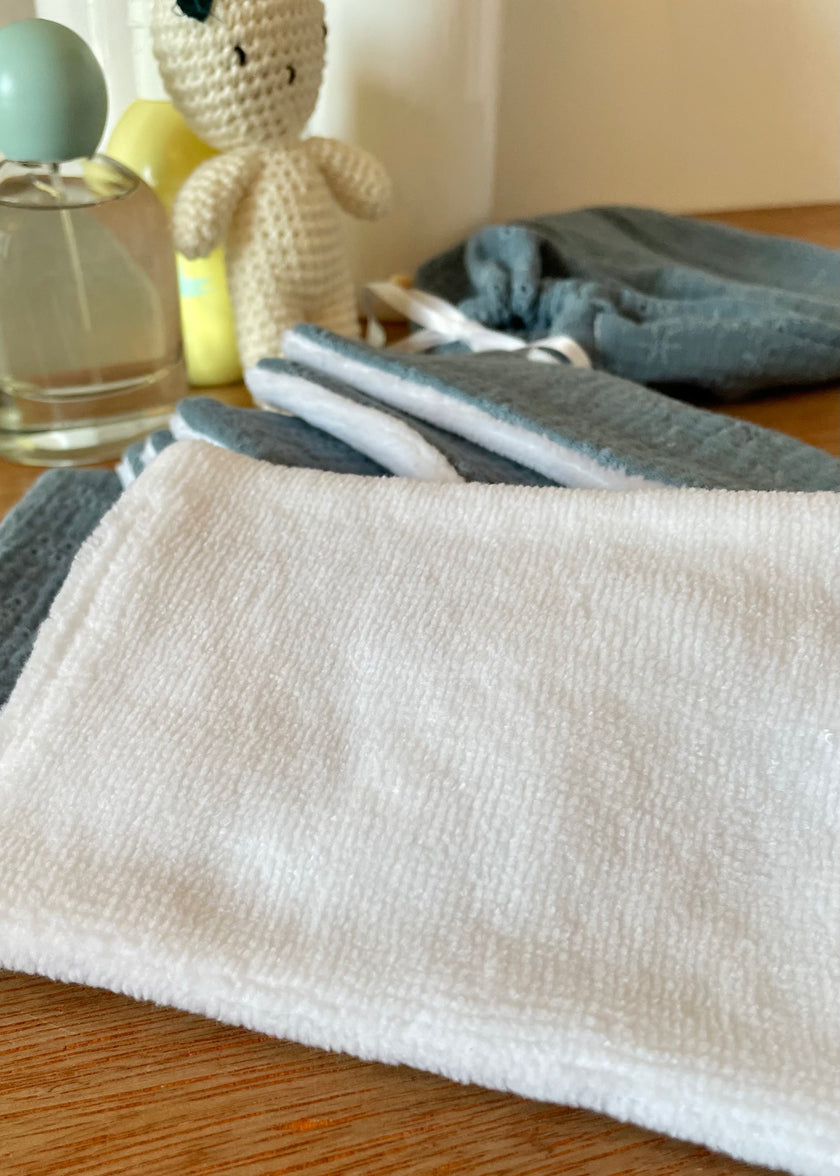 Lingettes lavables brodées bleu bébé