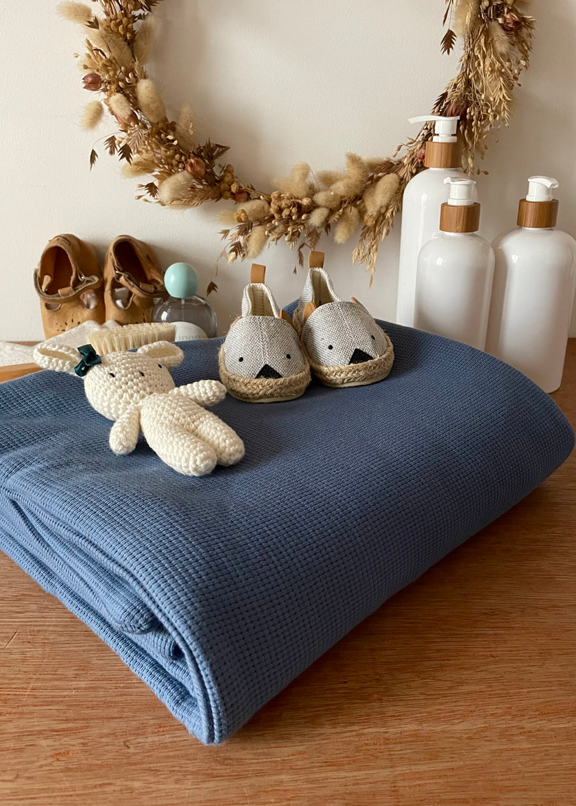 Couverture bébé bleu pétrole