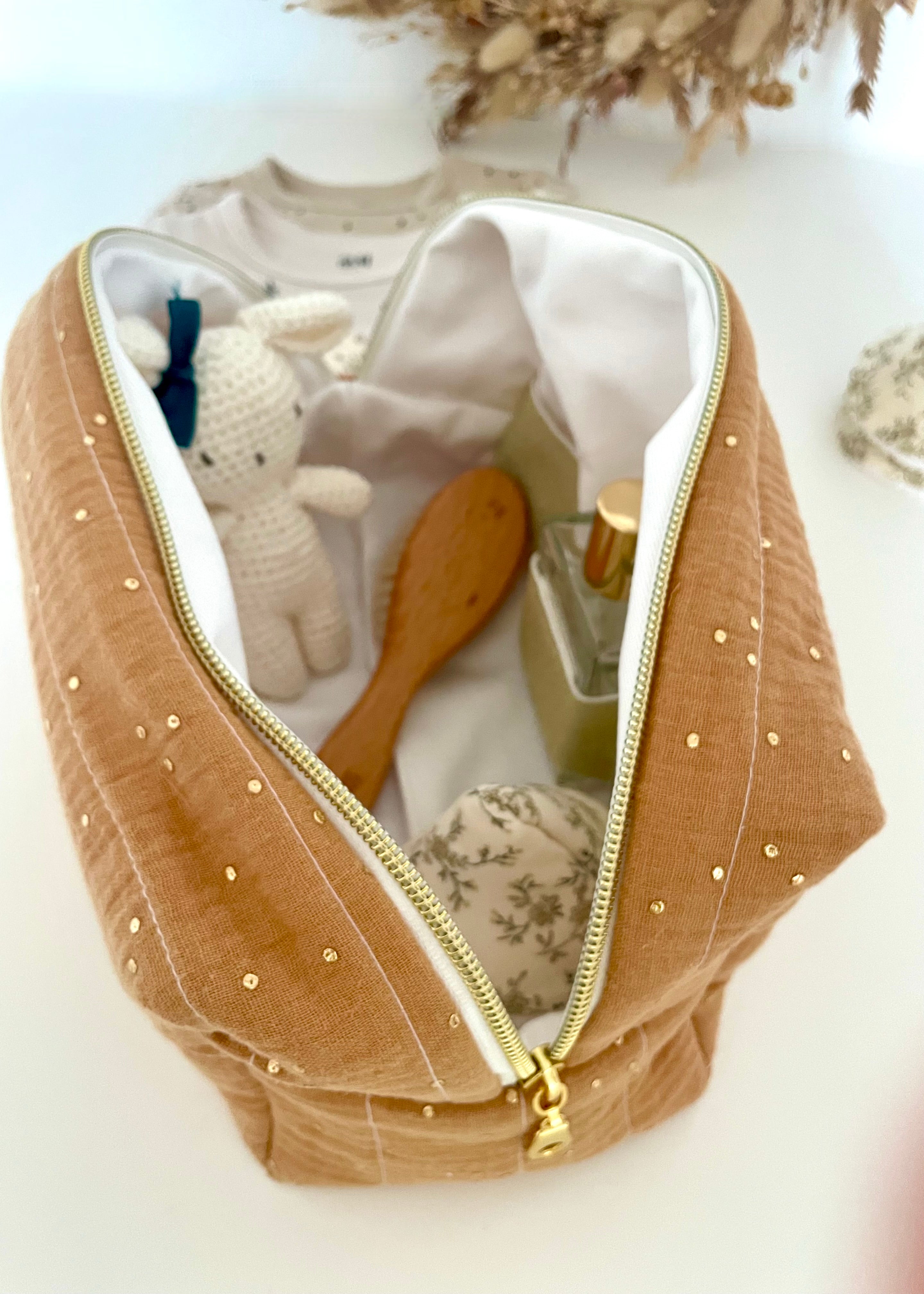 Trousse de toilette camel doré