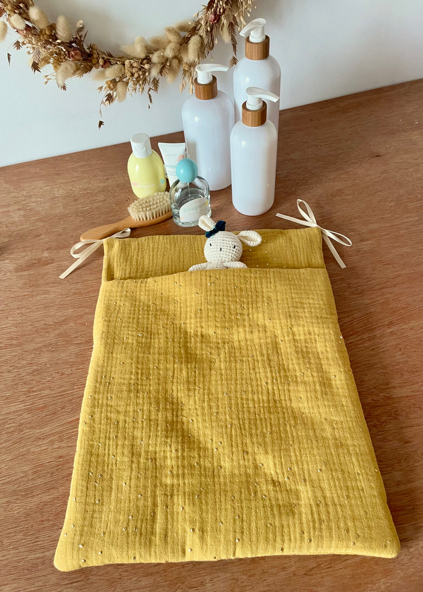 Range doudou - organiseur de lit jaune moutarde