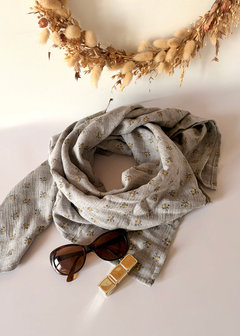 Grand foulard en gaze de coton rosie gris