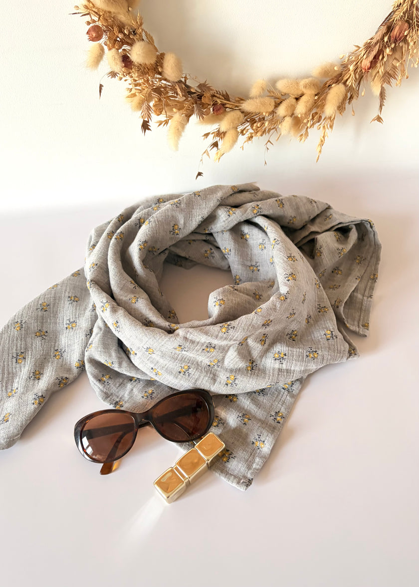 Grand foulard en gaze de coton rosie gris