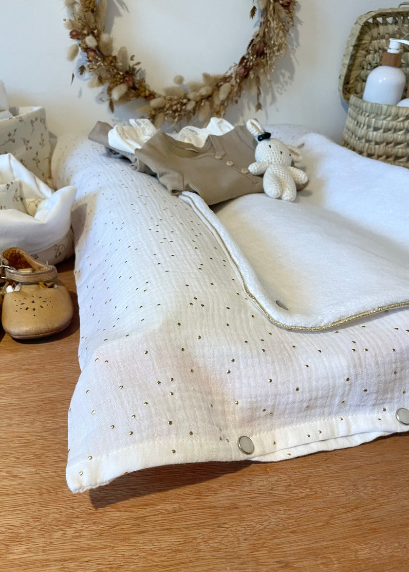 Housse de matelas à langer blanc doré