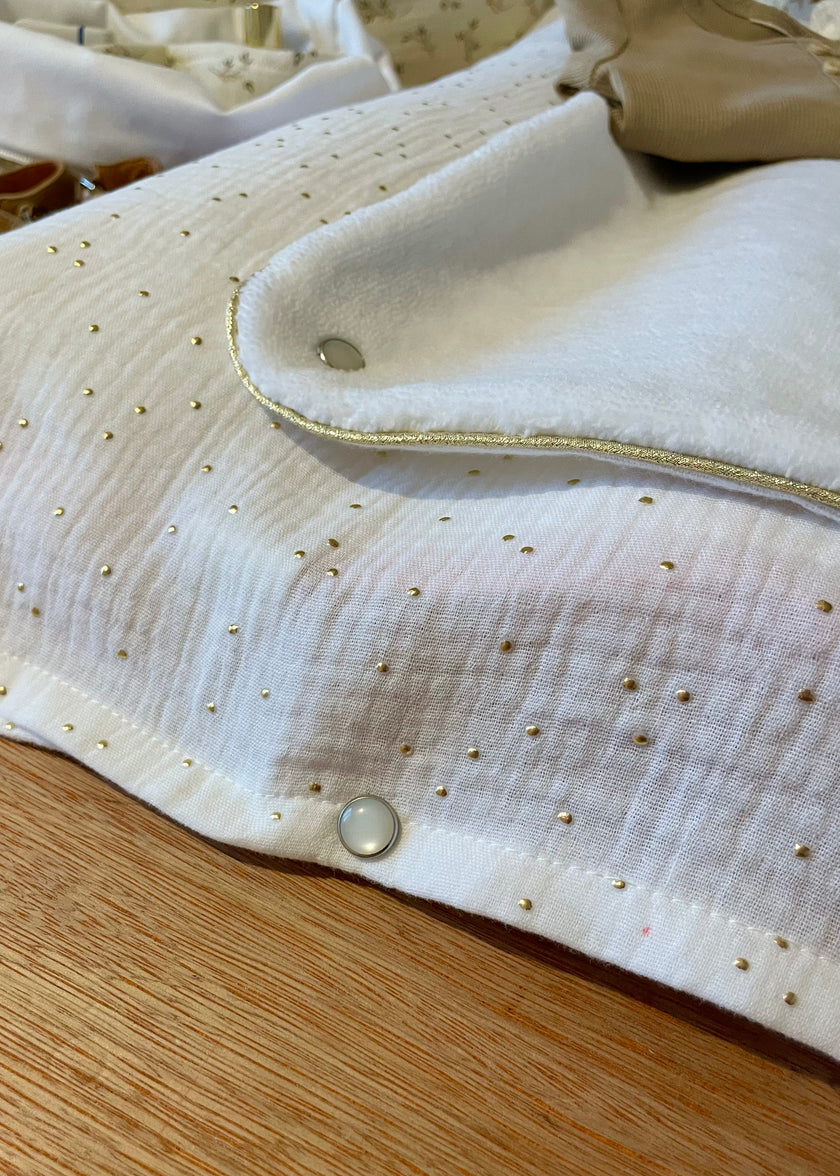 Housse de matelas à langer blanc doré