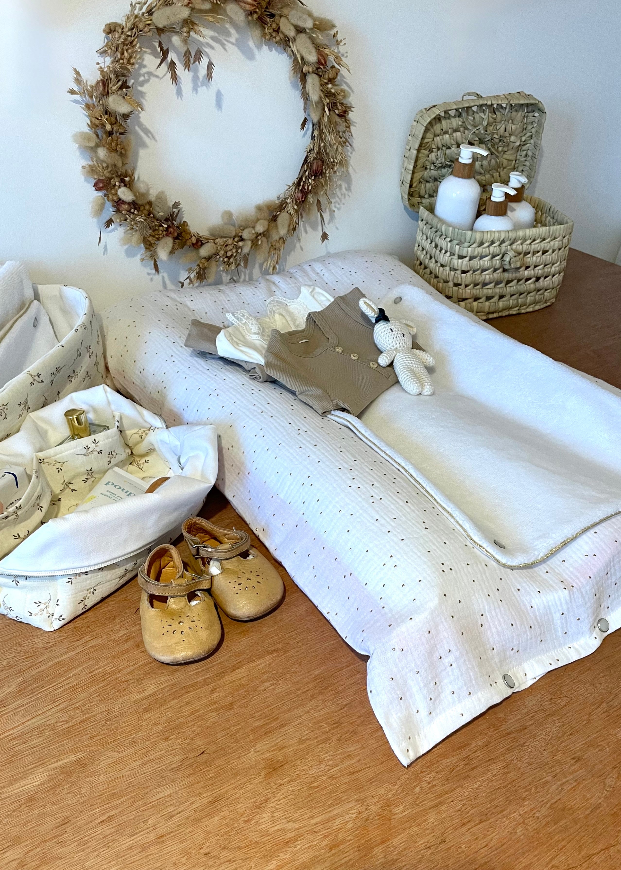 Housse de matelas à langer blanc doré