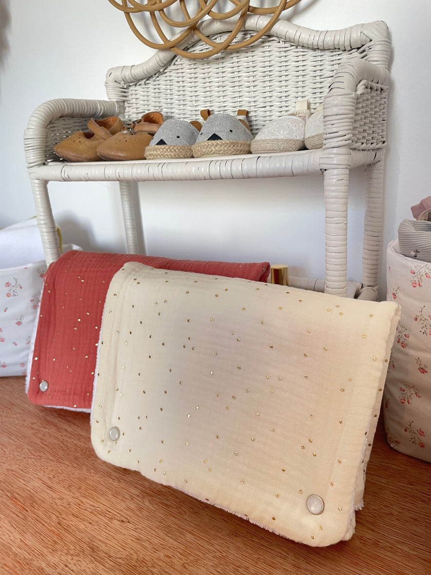 Matelas à langer nomade écru doré