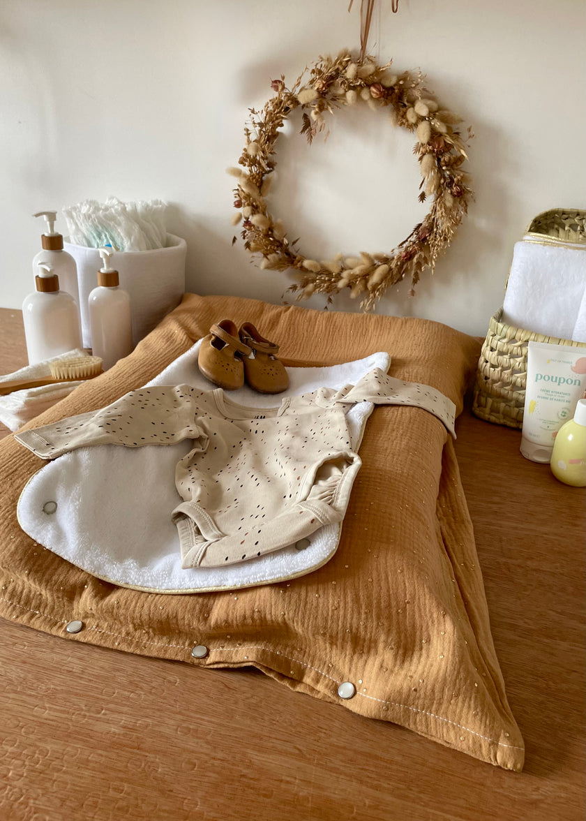 Housse de matelas à langer camel doré
