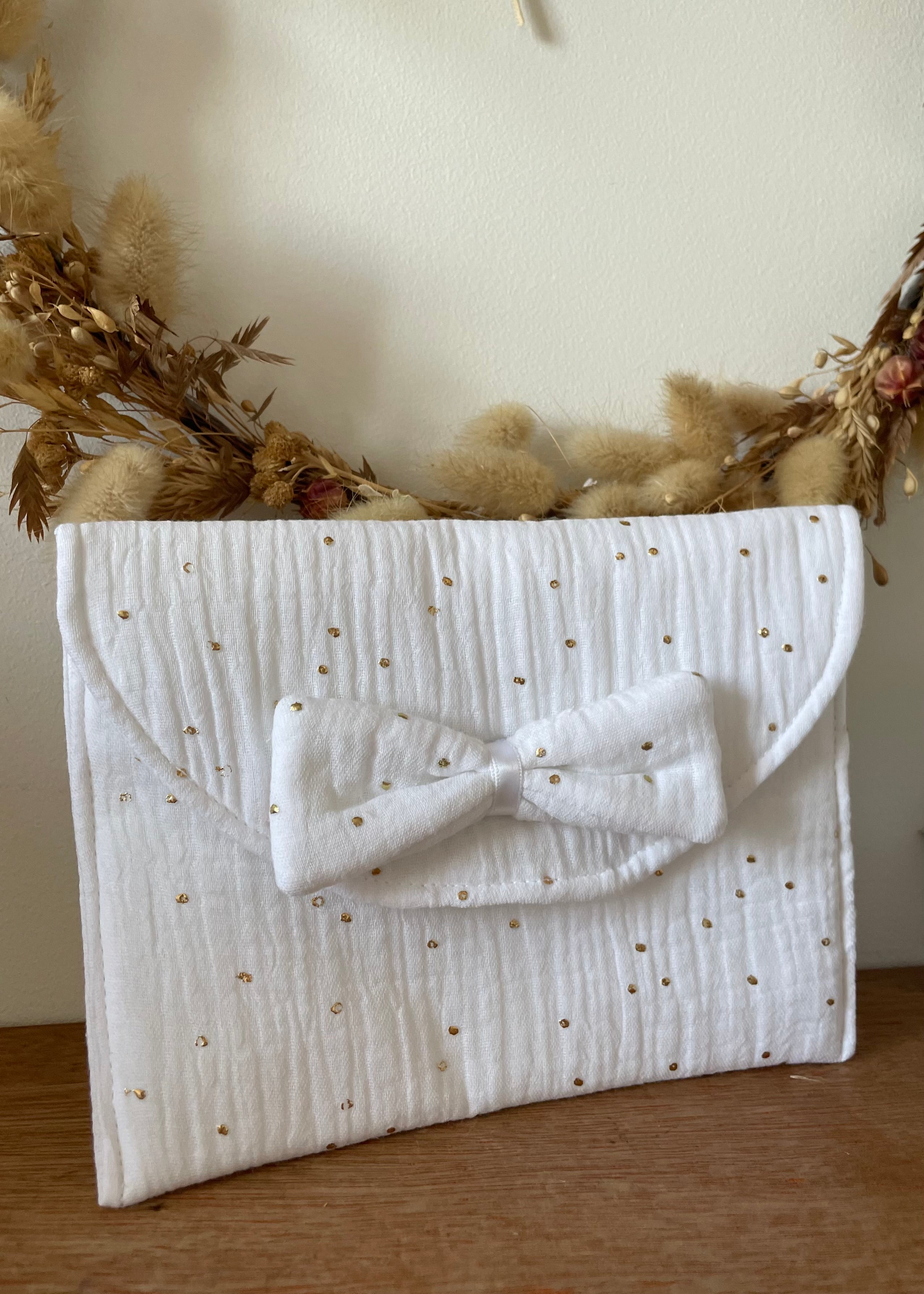 Pochette à couches blanc doré