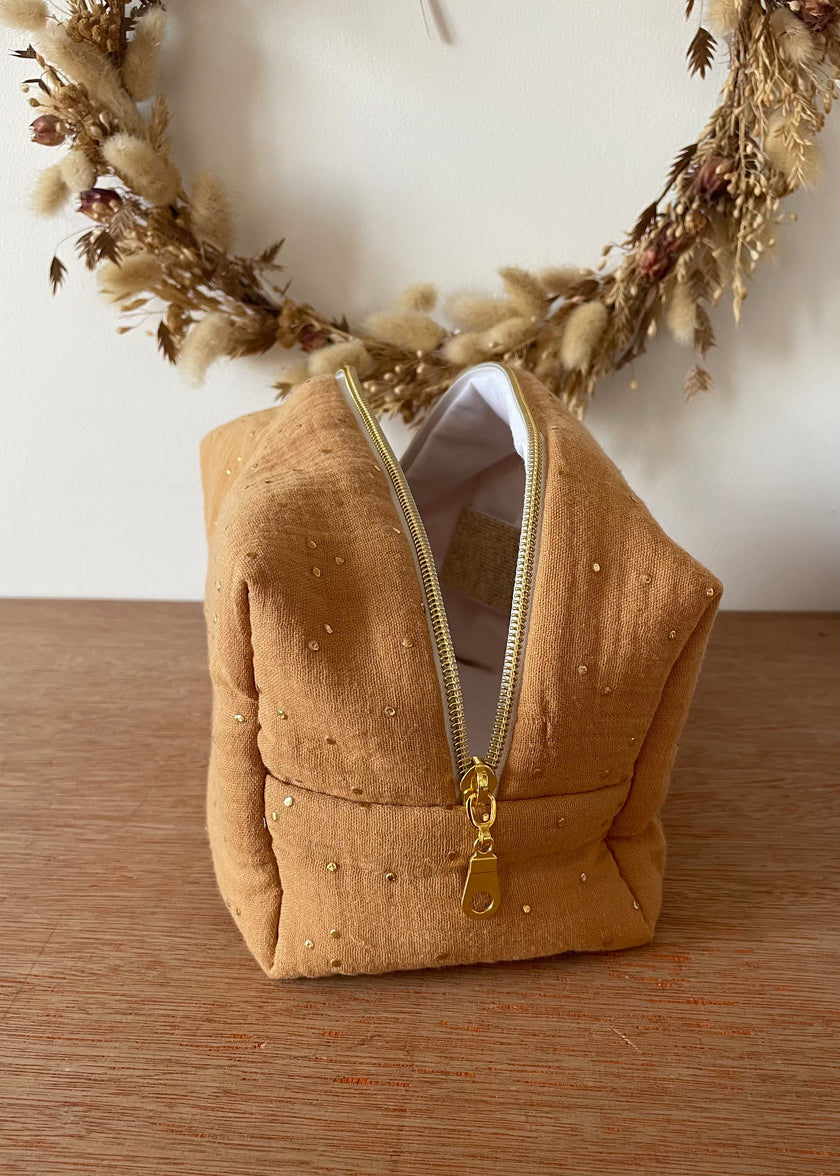 Trousse de toilette camel doré
