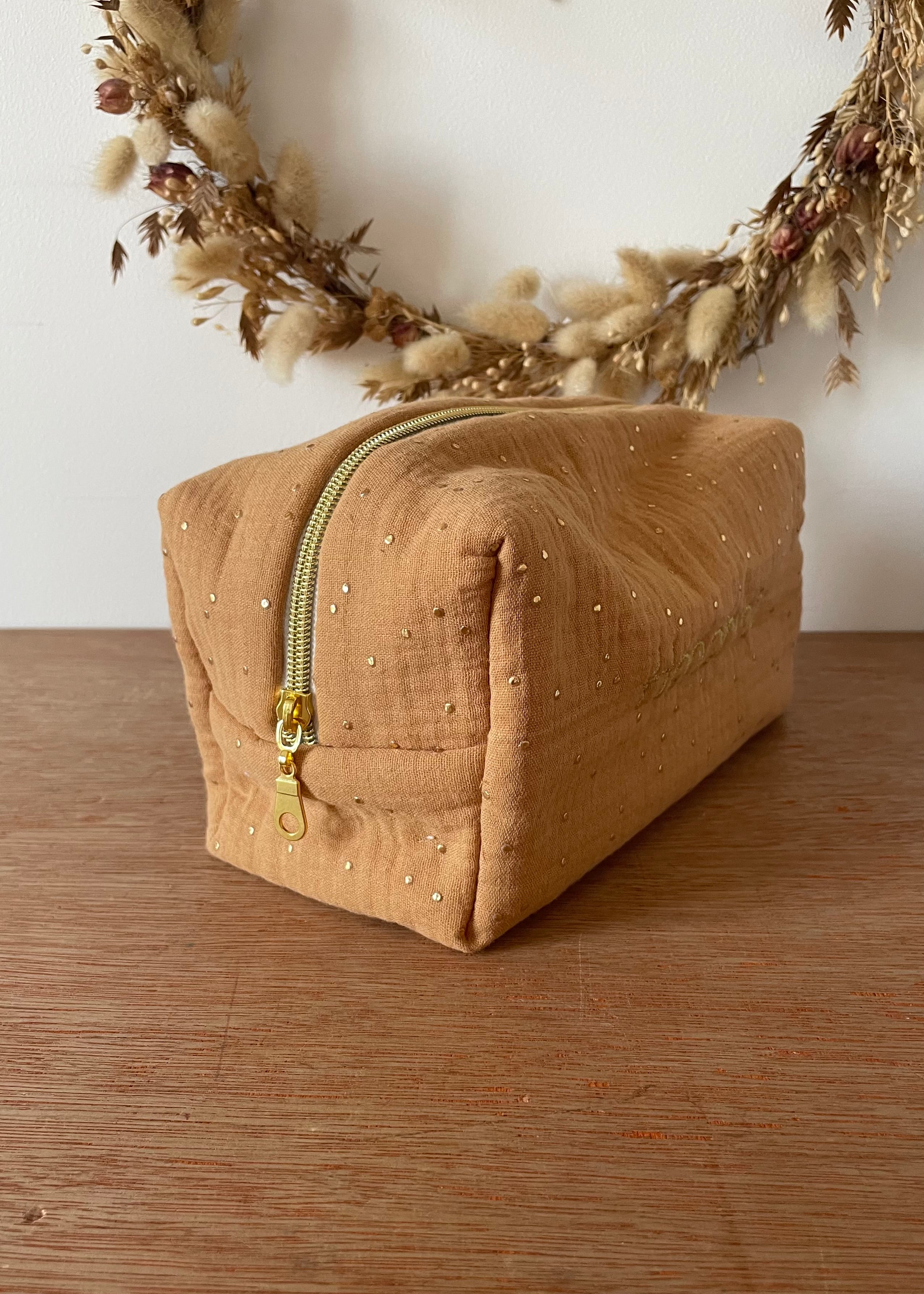 Trousse de toilette camel doré