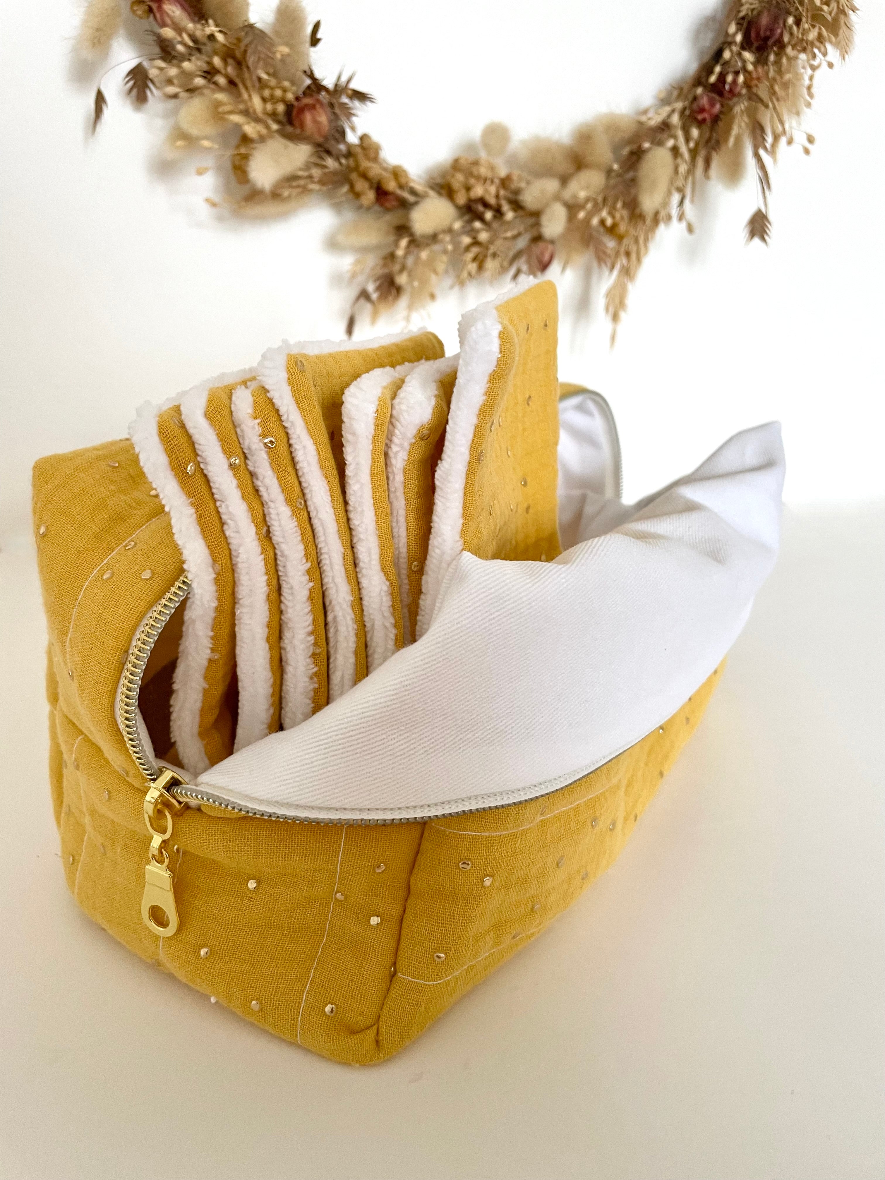 Trousse de toilette moutarde doré