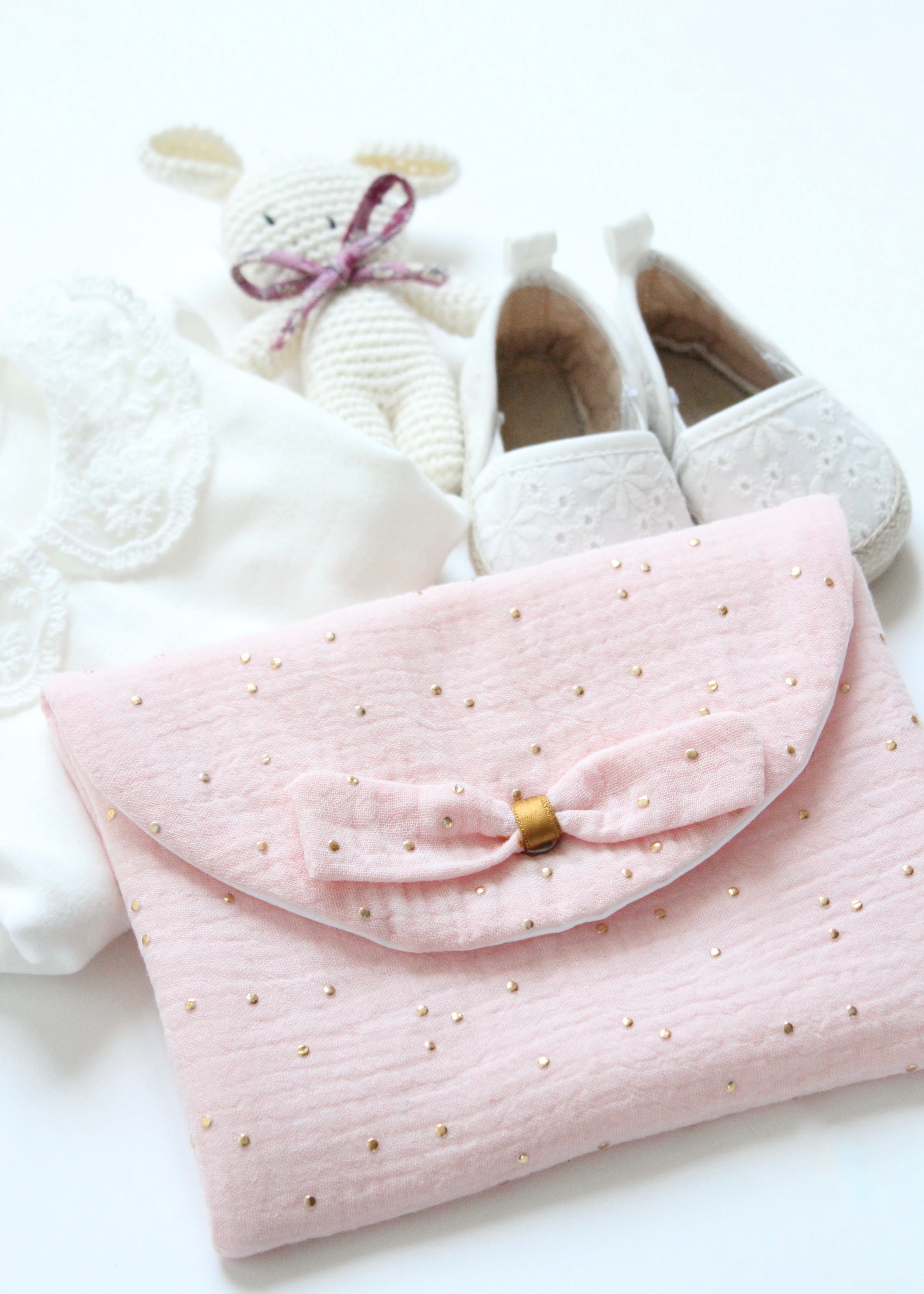 Pochette à couches rose doré