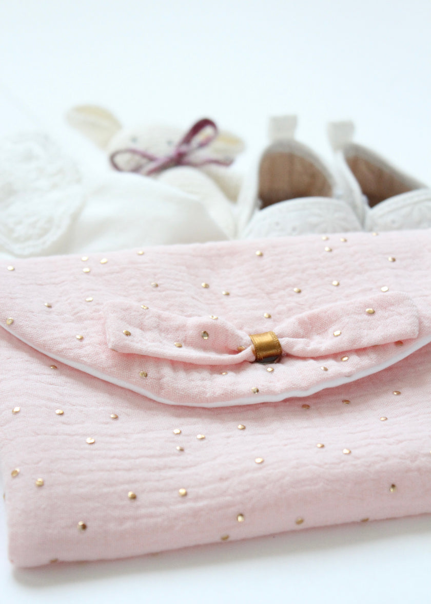 Pochette à couches rose doré