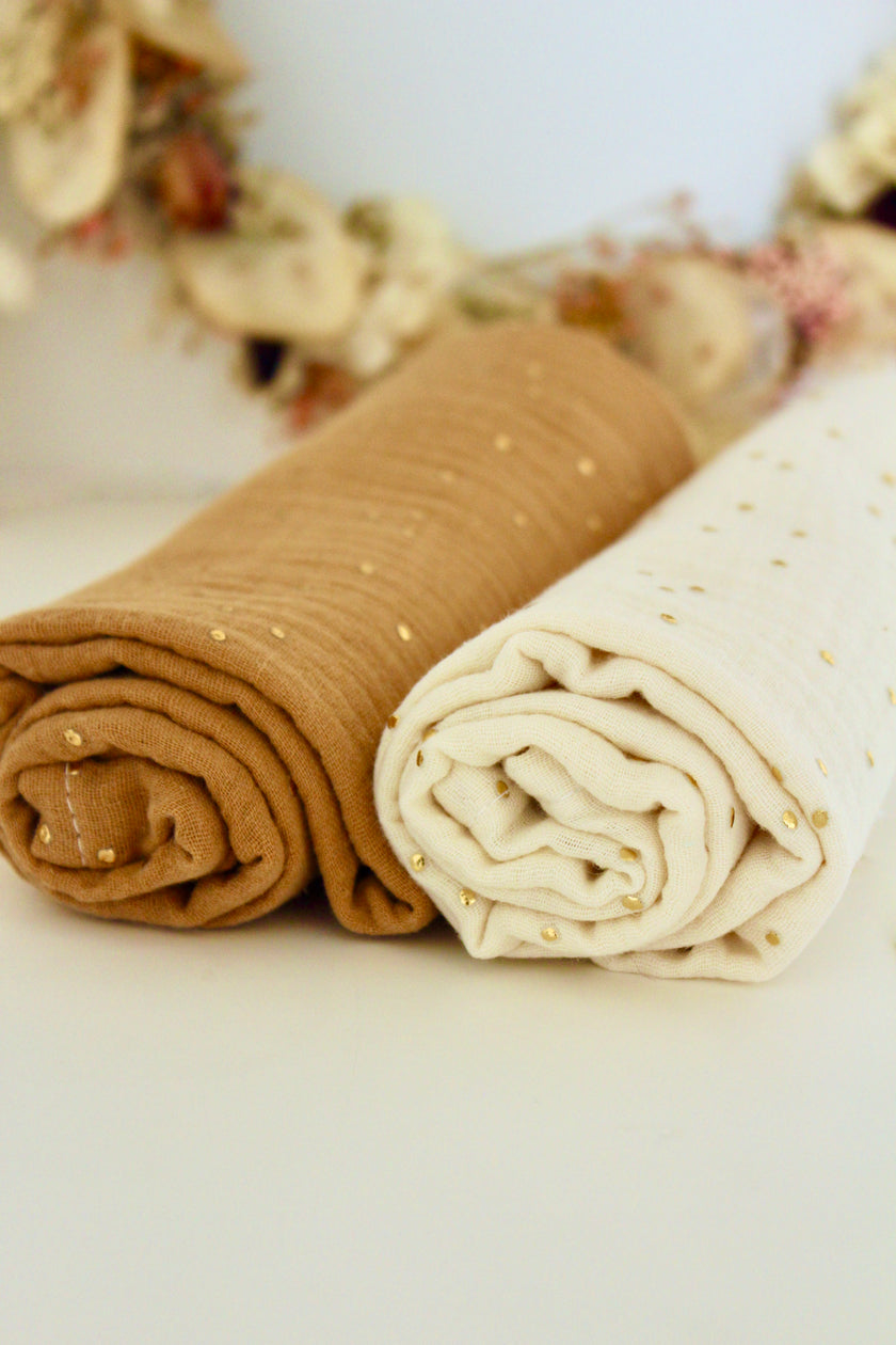 lange grand format pour bébé gaze de coton bio écru avec petits pois dorés